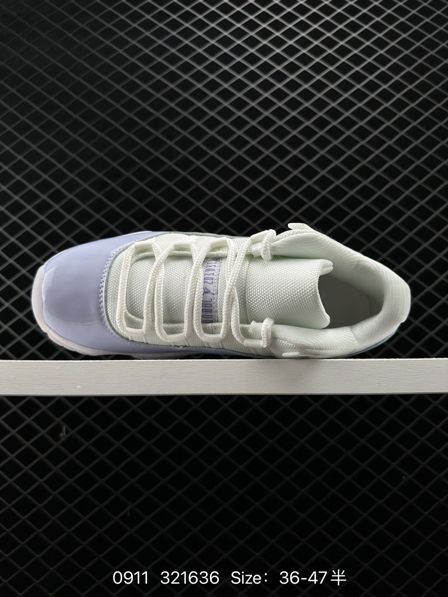 Nike Air Jordan 11 Retro Low”Concord“